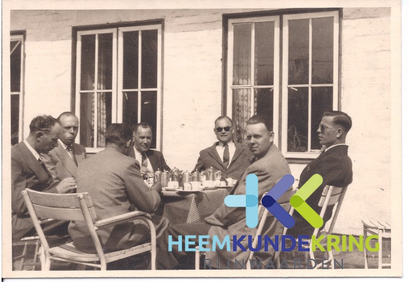 1955 Oberspay Duitsland Schotell-werf Ophalen van de Douaneboten 2de vl Gerrit vd Laag 2de vr Michiel Punt 3 vl Timmer. Coll. HKR geschonken door H.vd Laag